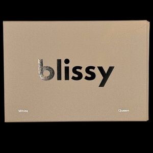 NWT Blissy 100% mulberry silk white queen pillow case